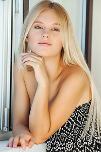 Beauty Blonde Babe Xena